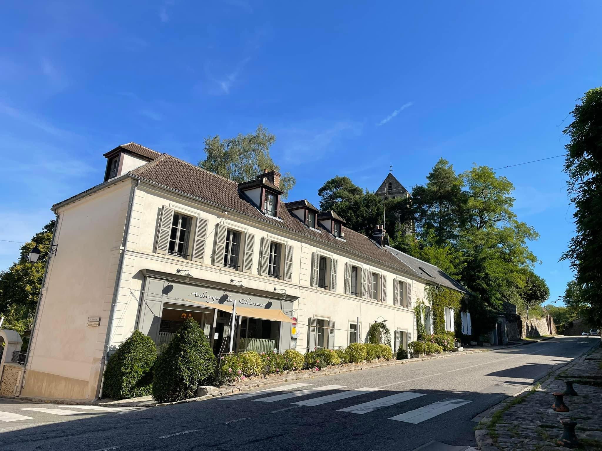 L Hôtel - L Auberge du Chasseur - Restaurant Grosrouvre